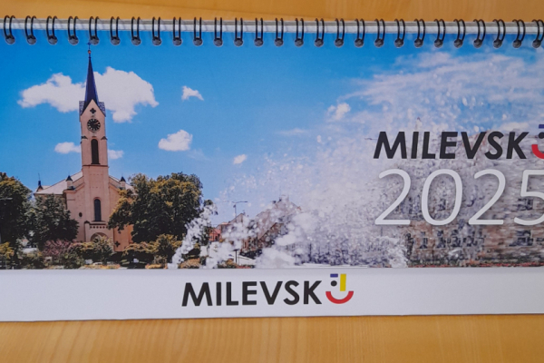 Foto k aktualitě Stolní kalendář 2025 k dostání v infocentru