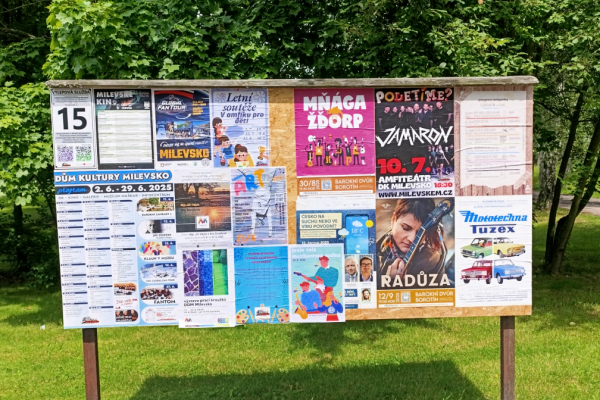 Foto výlepové plochy v Milevsku 15 U STADIONU