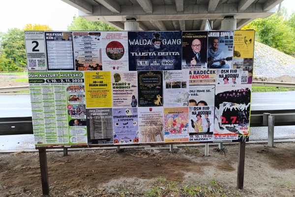 Foto výlepové plochy v Milevsku 2 NADJEZD
