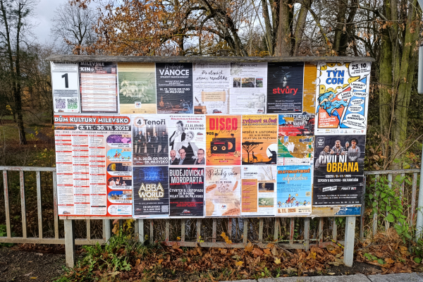 Foto výlepové plochy v Milevsku 1  KLÁŠTER