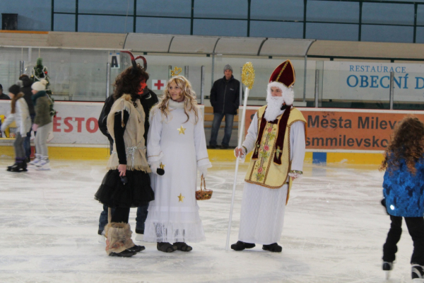 Mikulášská nadílka na ledě