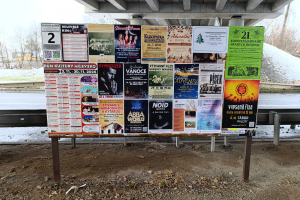 Foto výlepové plochy v Milevsku 2 NADJEZD