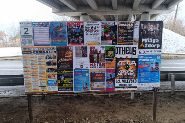 Foto výlepové plochy v Milevsku 2 NADJEZD