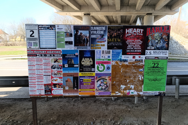 Foto výlepové plochy v Milevsku 2 NADJEZD