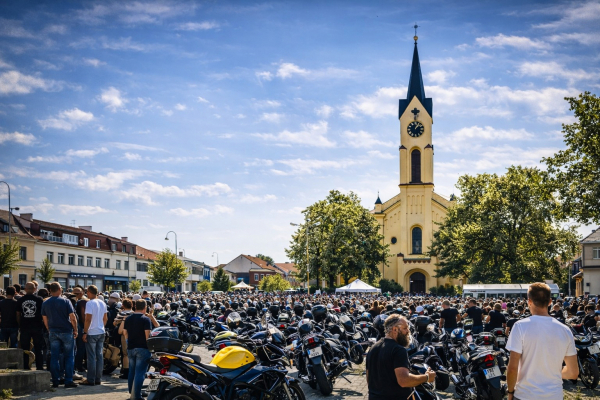 17.  Setkání motorkářů s požehnáním na cestu 