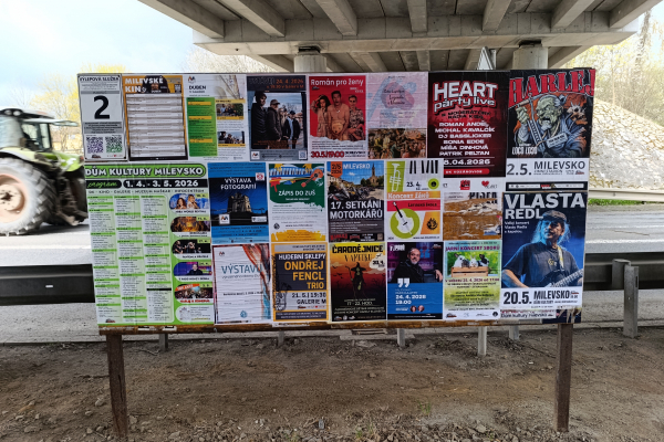 Foto výlepové plochy v Milevsku 2 NADJEZD