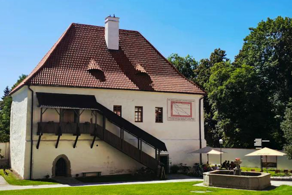 Foto Kavárna v Latinské škole