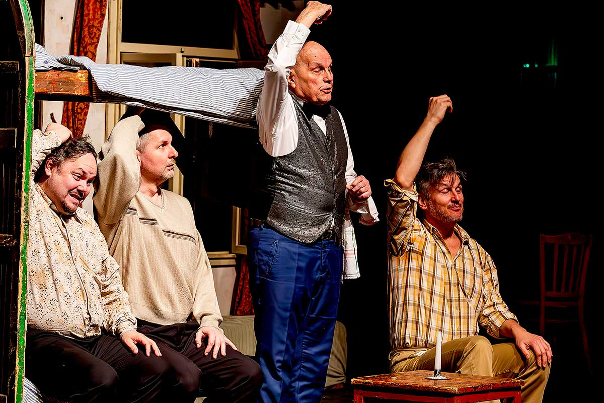 Foto Divadlo - Světáci