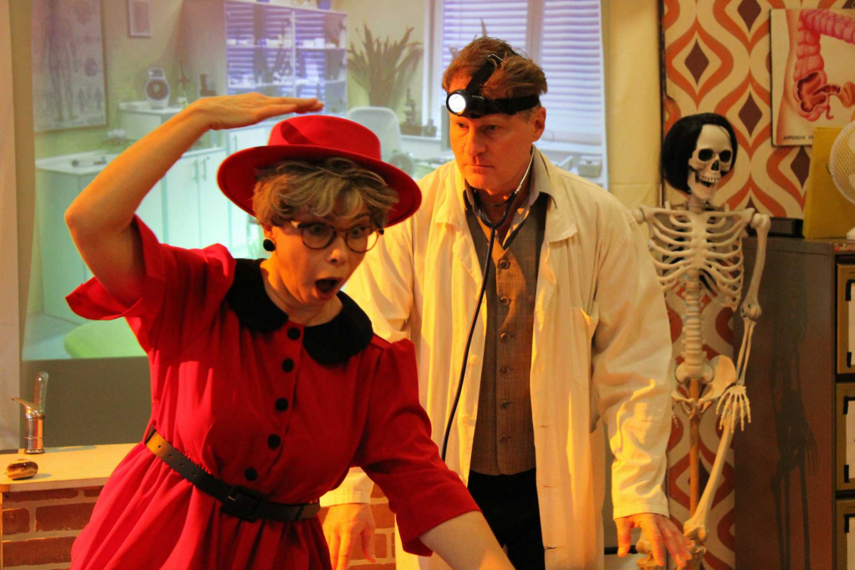 Foto Divadlo - Nikdo nejsme normální