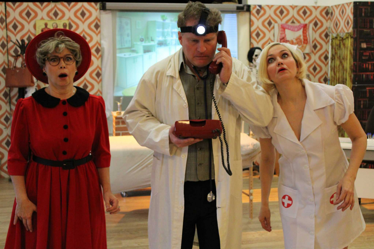 Foto Divadlo - Nikdo nejsme normální