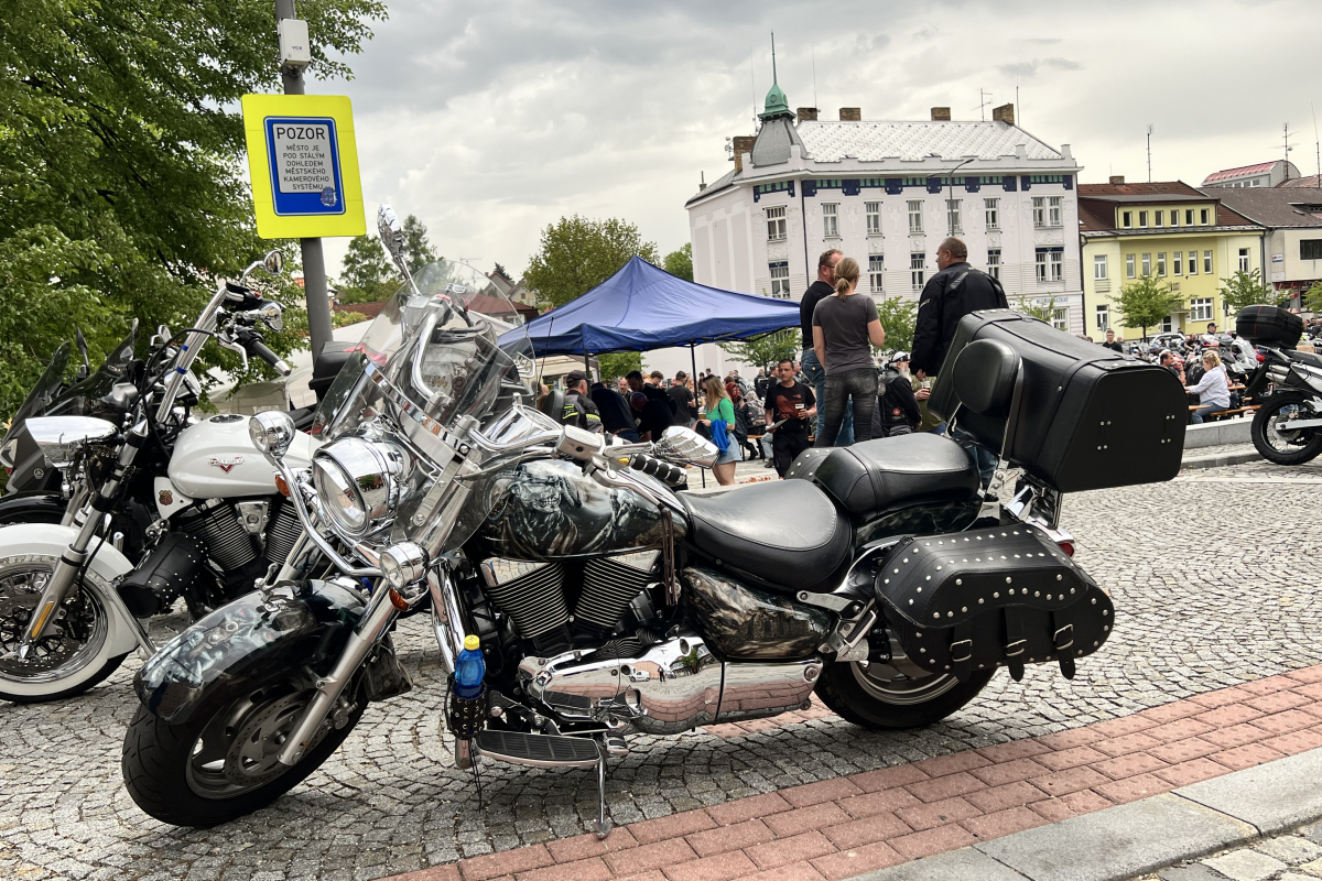 Foto 17.  Setkání motorkářů s požehnáním na cestu 
