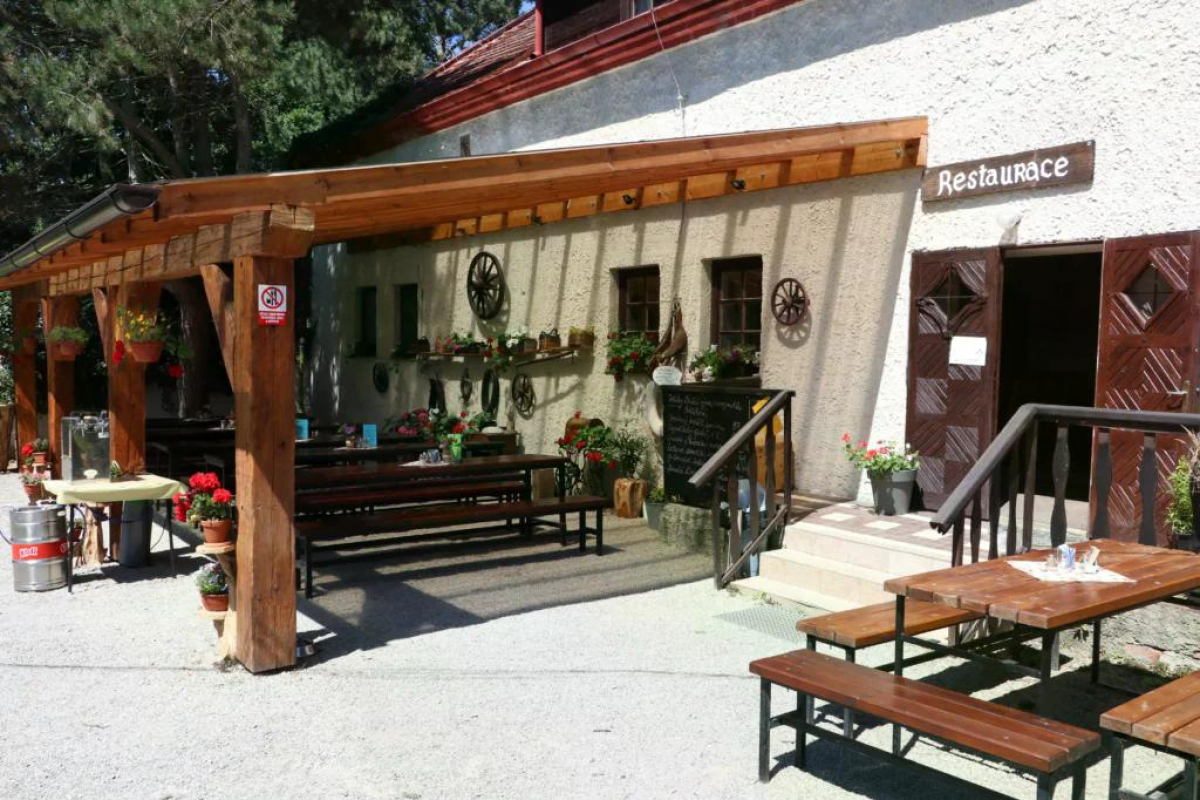 Foto Tvrz Holešice - Orlická přehrada