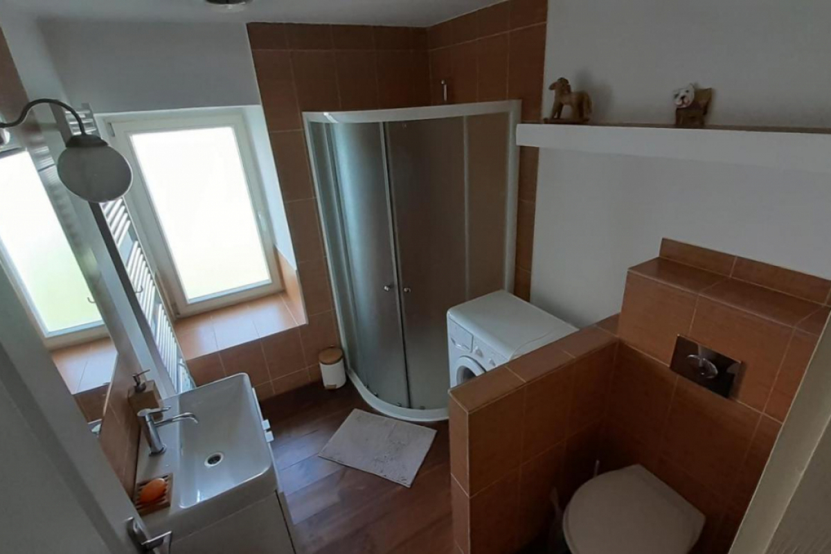 Foto Prázdninová chalupa s uzavřeným dvorem a zahradou