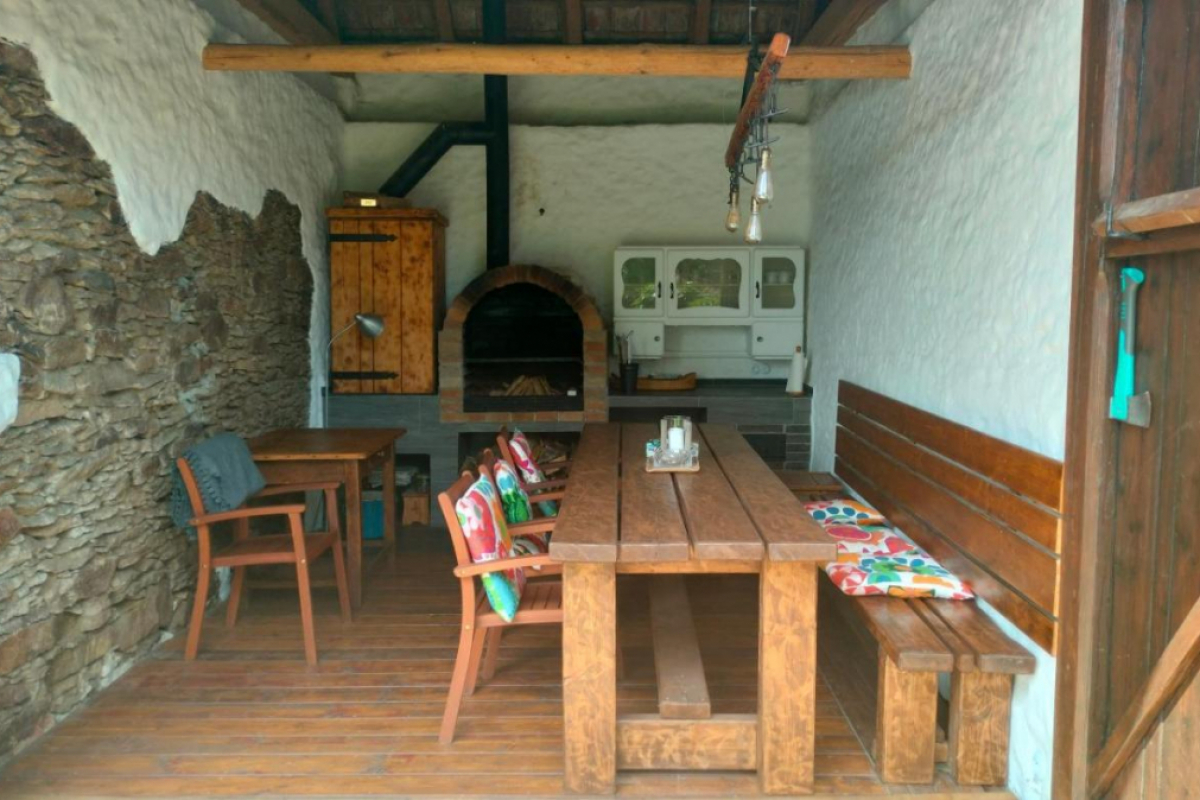 Foto Prázdninová chalupa s uzavřeným dvorem a zahradou